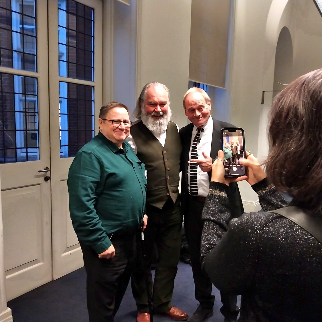 What a fantastic night of science and comedy at <a href="/RGS_IBG/">Royal Geographical Society (with IBG)</a> for the 16th #DouglasAdams Memorial Lecture in aid of <a href="/savetherhino/">Save the Rhino International</a>. Thank you to everyone who came! 
#DAML2023 #DAML23