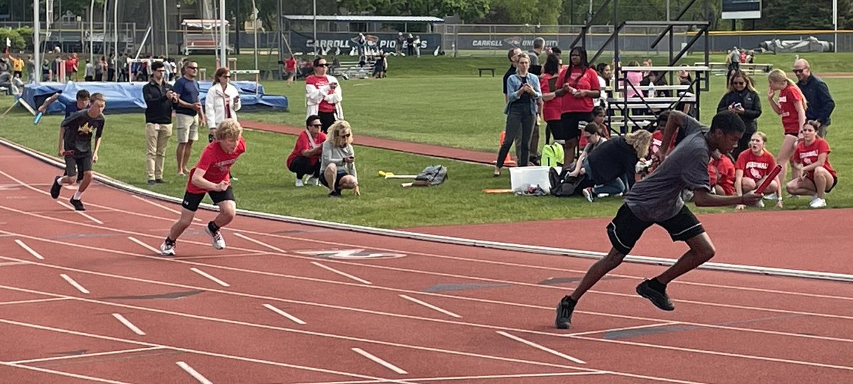 KentKleinowski's tweet photo. Horning representing at the Waukesha City Meet.  Thank you to Coach Riley and Coach Reyes for all you have done for this crew. #1Horning https://t.co/S48djsDqcY