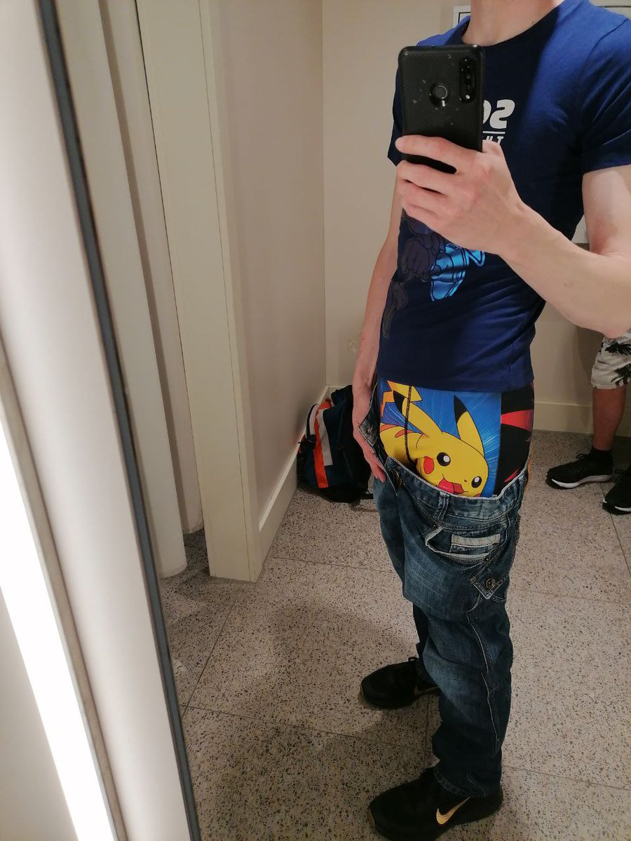 🇩🇪  Shopping Tour mit der #Pokemon #Freegun #Sonic.
🇬🇧 Shopping tour with the Pokémon Freegun and Sonic.