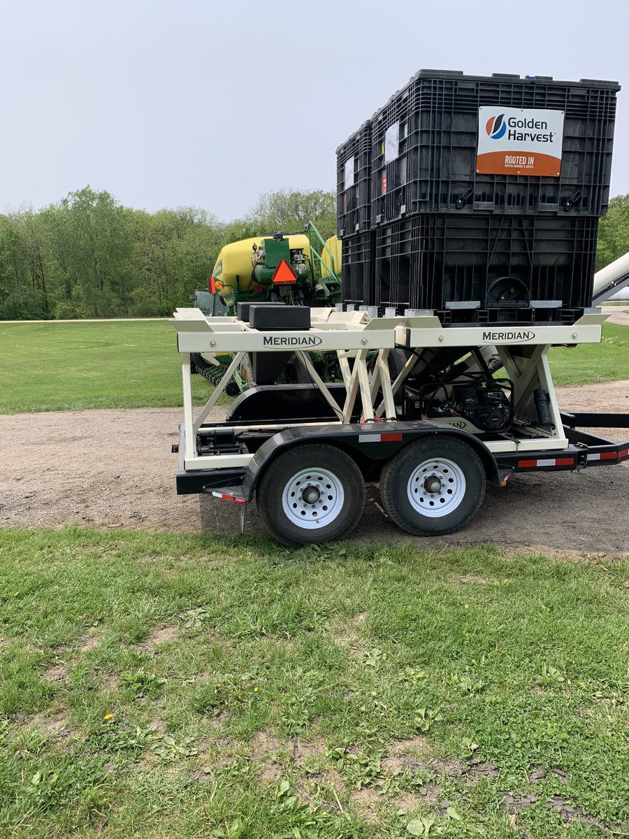 BrentEwald2's tweet photo. Top Performing Soybeans going in the ground. We put a soybean plot in today then loaded up the planter with our 2292 Enlist Soybeans! If you think early beans don’t have the yield potential, you should check out this 2.2 maturity variety! #GoldenHarvest #GHX #NorthernIL #Plant23 https://t.co/SqQyb3hVKv