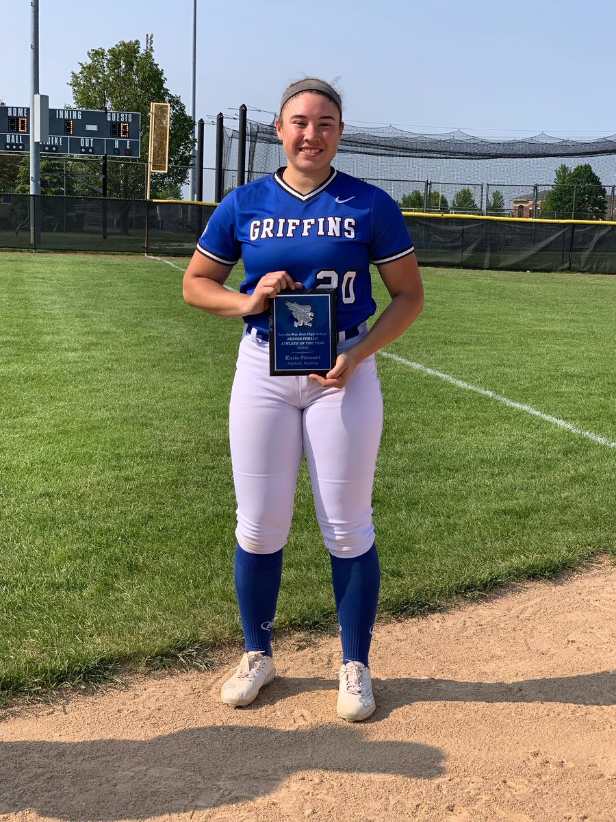 LWE_SB's tweet photo. Congrats @KatieStew2242 on winning Athlete of the Year!! 💙🥎 https://t.co/4YGZuQ5Cvq
