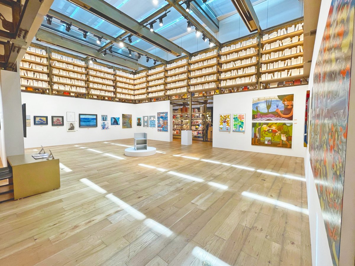 Artfield11's tweet photo. Artfieldが開催するオークションでは、出品作品を見られる下見会を行っています。
Dutch Auction "ART NOW vol.2" ではオークション同様、銀座 蔦屋書店で下見会を行いました。
平日2日間の下見会来場者数は約2,000人を記録しました。これはArtfieldが開催する下見会では過去最多の来場者数でした。 https://t.co/ImtHnb8BPs