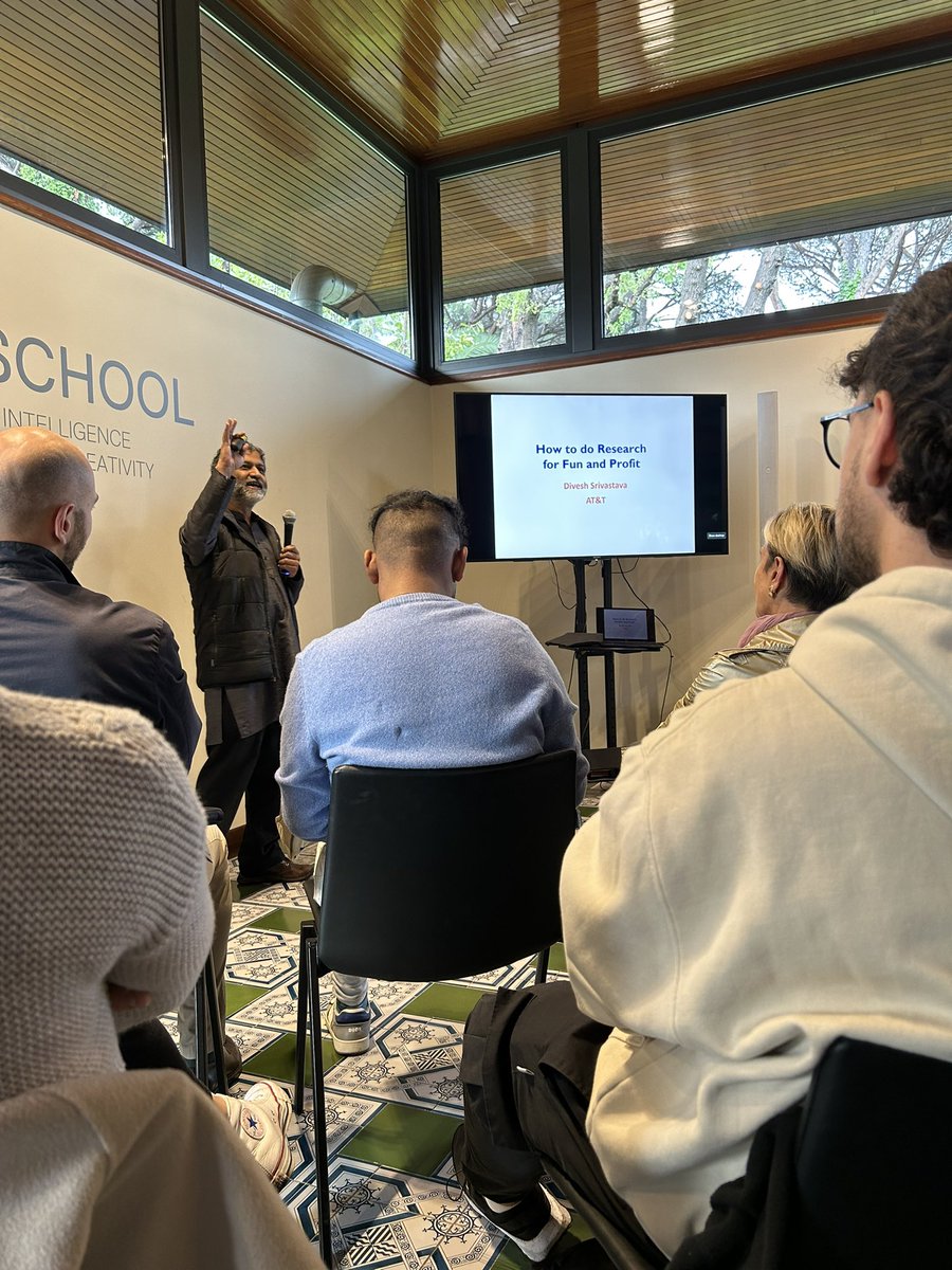 itssvarma's tweet photo. Divesh Srivastava, the head of Database Research at AT&amp;T, gave an insightful presentation of his personal perspective to early career researchers on what they can do to ensure their research efforts are successful, and profitable.

#picampus #romatre #sapienza #phd https://t.co/wHvfbDxKez