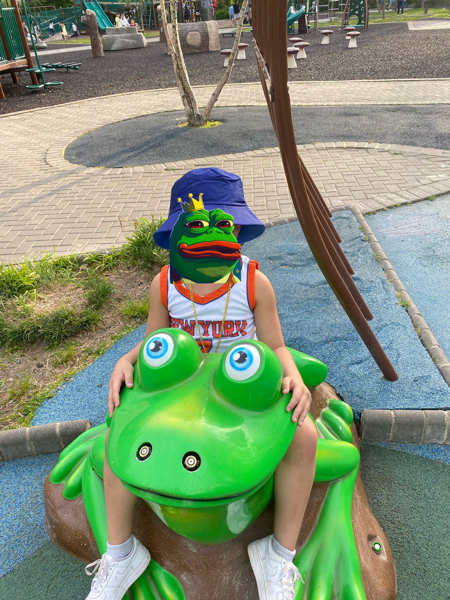 BiGsAsELO's tweet image. Lil Pepe #PepeisLove $PePe #FutureWeb3 #PepeArmy