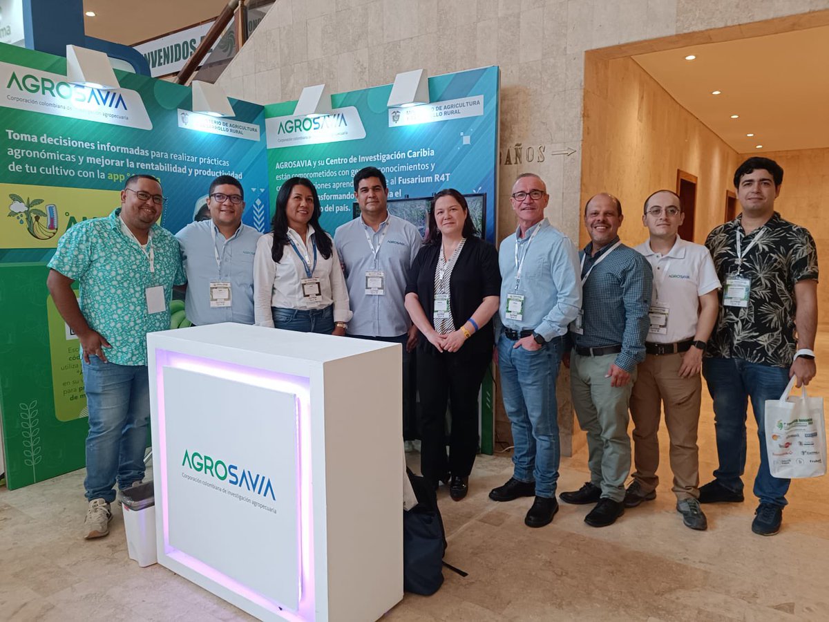 SomosAGROSAVIA's tweet photo. 🧵La Asociación de Bananeros de Magdalena y La Guajira @asbama_ organiza el 1er Congreso Bananero del Caribe colombiano 2023 en Santa Marta. En el encuentro se dan cita los principales actores del sector bananero del territorio. 👇🏼 https://t.co/fFeLTOg1vA