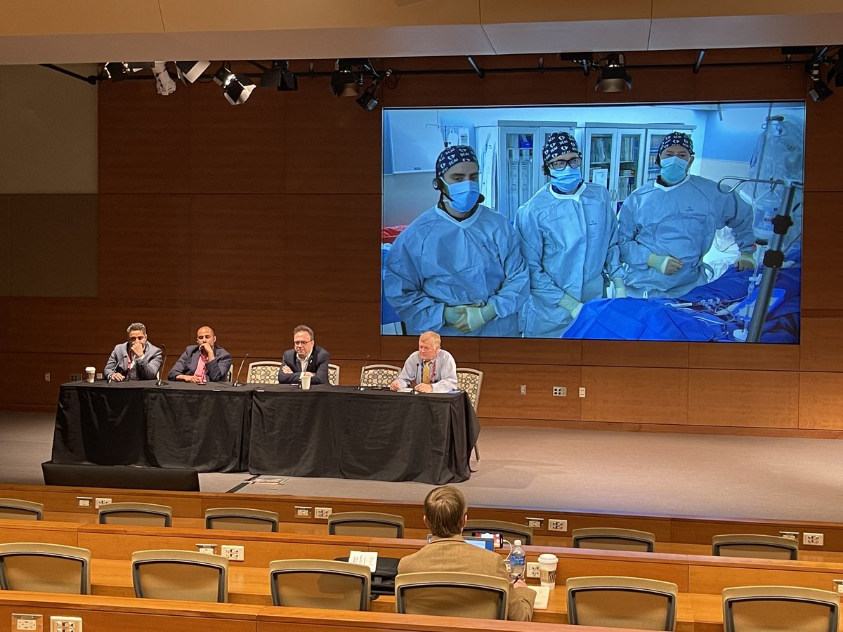 @JasonFoerst & team at @CarilionClinic present a live case of #PVL closure with Amplatzer Vascular Plug III in the PARADIGM trial at #SCAI2023. Great to see the 3D-ICE too! #ICEICEbaby