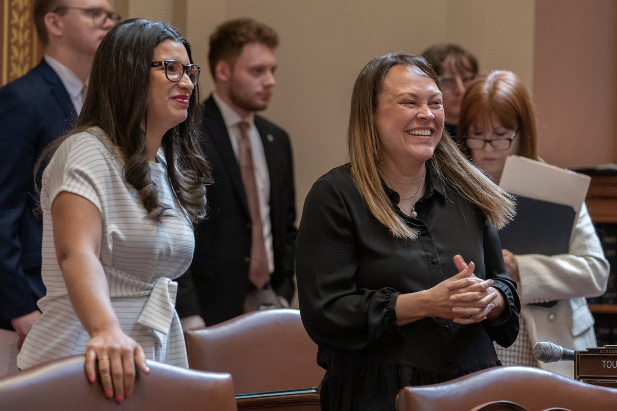 SenateDFL's tweet photo. With today’s passage of Paid Family and Medical Leave, no Minnesotan will have to choose between a paycheck and caring for themselves or a loved one.

Thank you for your tireless work, Senator @DrAliceMann! https://t.co/zo8BR1nEqb