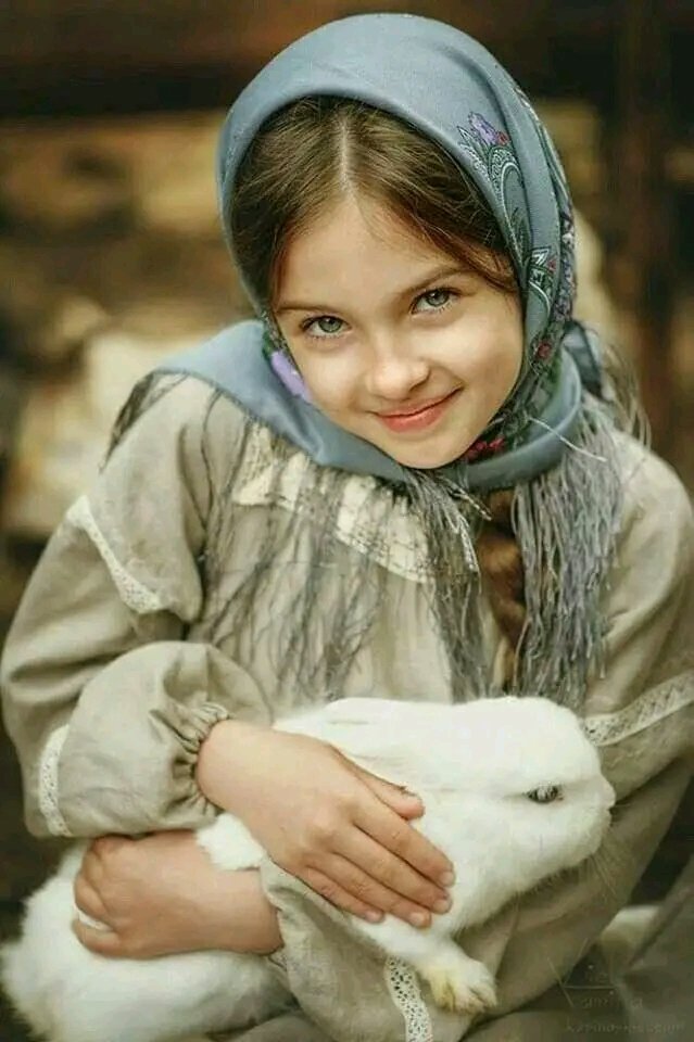 ليس النقاء بالمظهر، إنما بما تكنهُ النفوس.