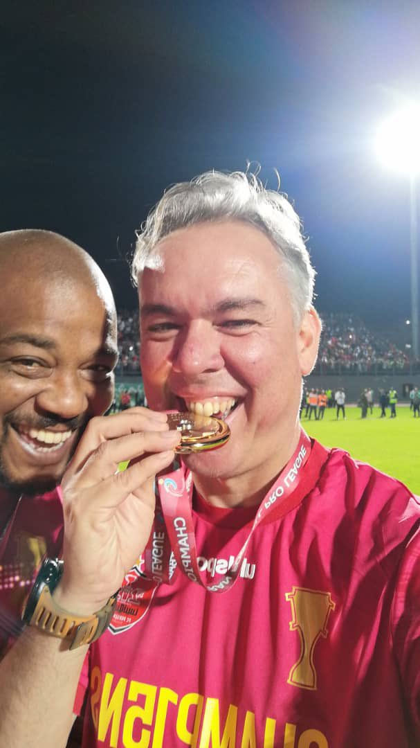 Enhorabuena amigo,me alegro mucho todo lo bueno que te pase <a href="/pplosada/">Pepe Losada</a> te lo mereces 😘👏🏽👏🏽👏🏽💪🏾