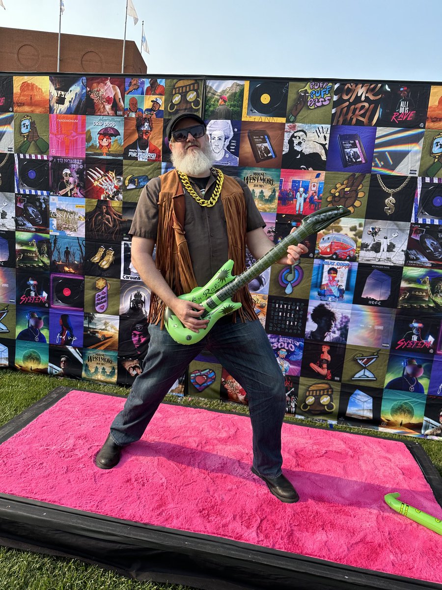 Foustus_WMF's tweet photo. Bringing the noise at #veecon!
#FreeArtist #ArtIsNotFree https://t.co/rxw2mBqgjV