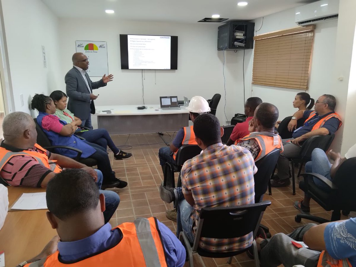 IngRobert75's tweet image. Continuamos en el proceso de formación en la formativa: Introducción a la Norma ISO-14001:2015, A través del infotep👏👏🙏🙏
#formacioncontinua 
#Capacitaresprogresar
#conocimiento
#EducacionAmbiental