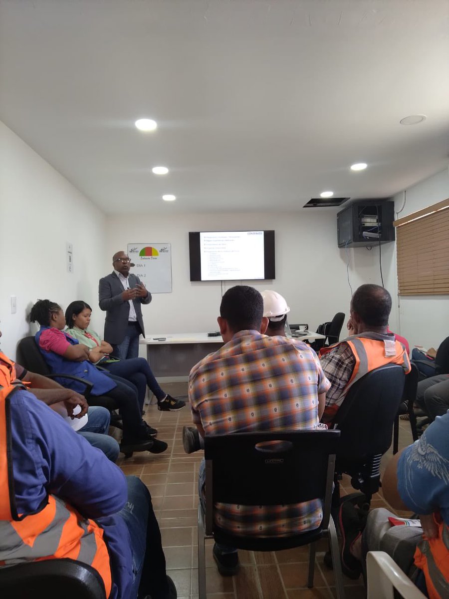 IngRobert75's tweet image. Continuamos en el proceso de formación en la formativa: Introducción a la Norma ISO-14001:2015, A través del infotep👏👏🙏🙏
#formacioncontinua 
#Capacitaresprogresar
#conocimiento
#EducacionAmbiental