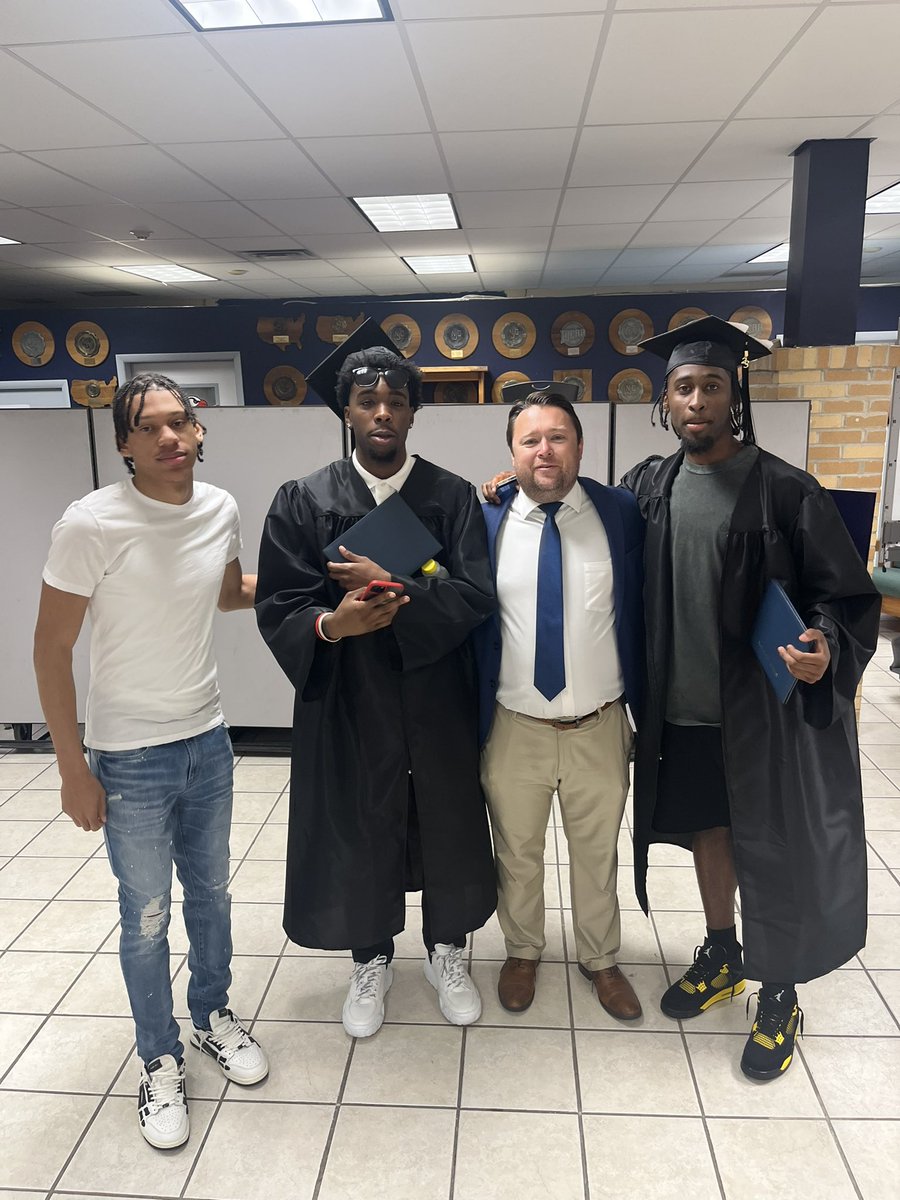 coachkfallon's tweet photo. Proud of these guys and their teammates who weren’t able to be in this pic..future is bright for them! #GoFalconsTakeFlight https://t.co/mgPNFvHbxG