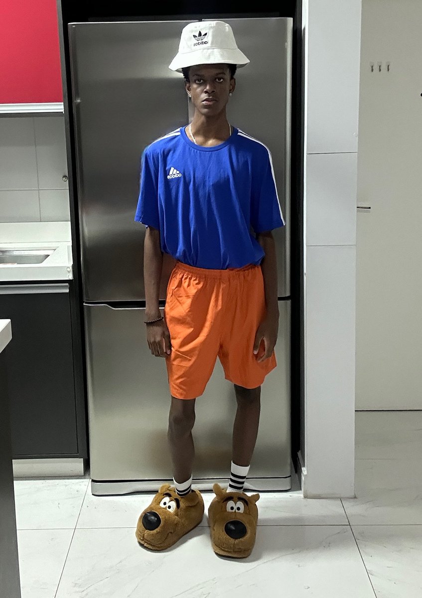 *dormindo pela primeira vez juntos*
ela // o pai aqui aaaf 🤟🏾