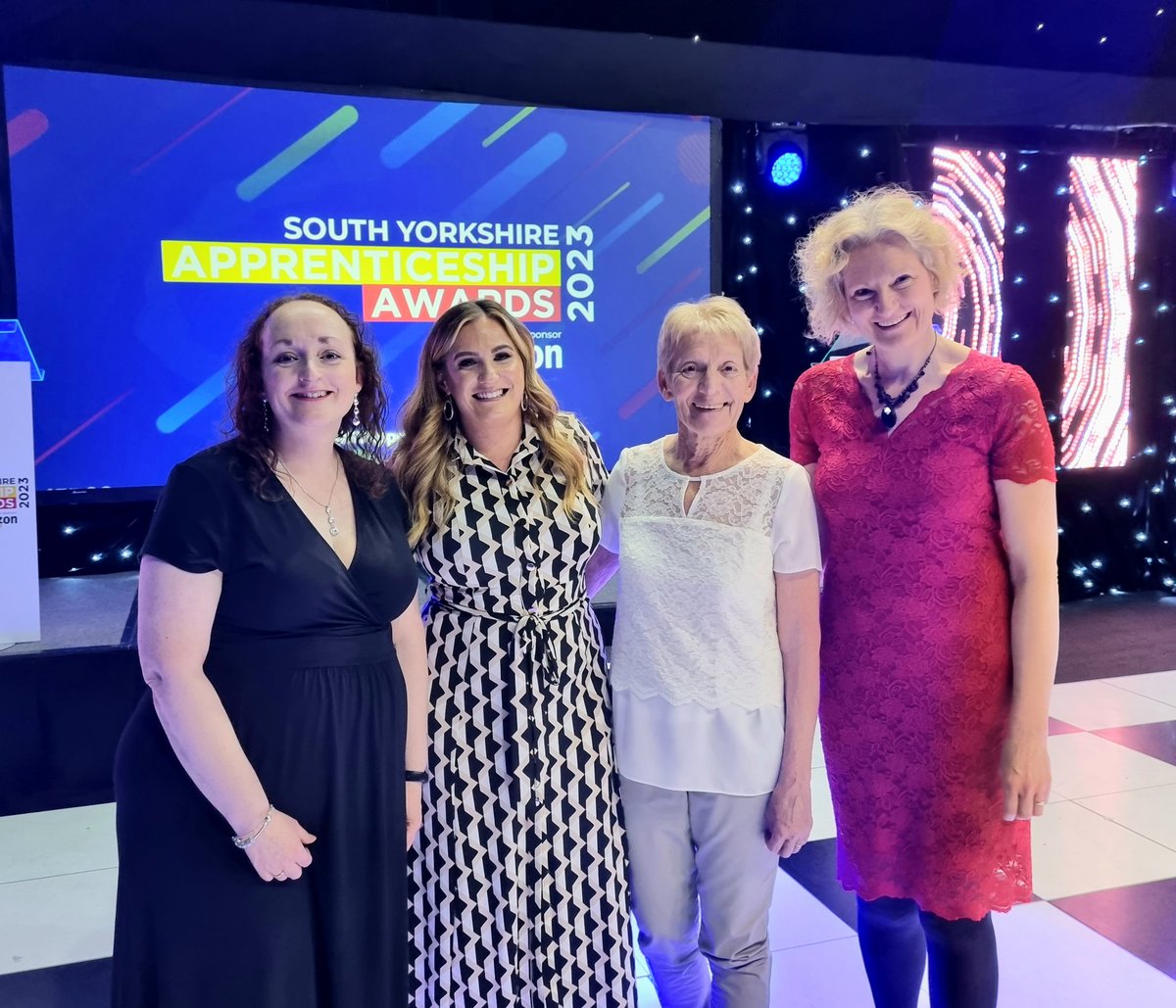emke's tweet photo. Fabulous night at the Apprenticeship Awards, brilliant to recognise the amazing work in our region. Well done on your nomination Amber ๐ All of community therapy are really proud of you @rotherham_ahps #SYApprentice23 https://t.co/11CHpu8YXh