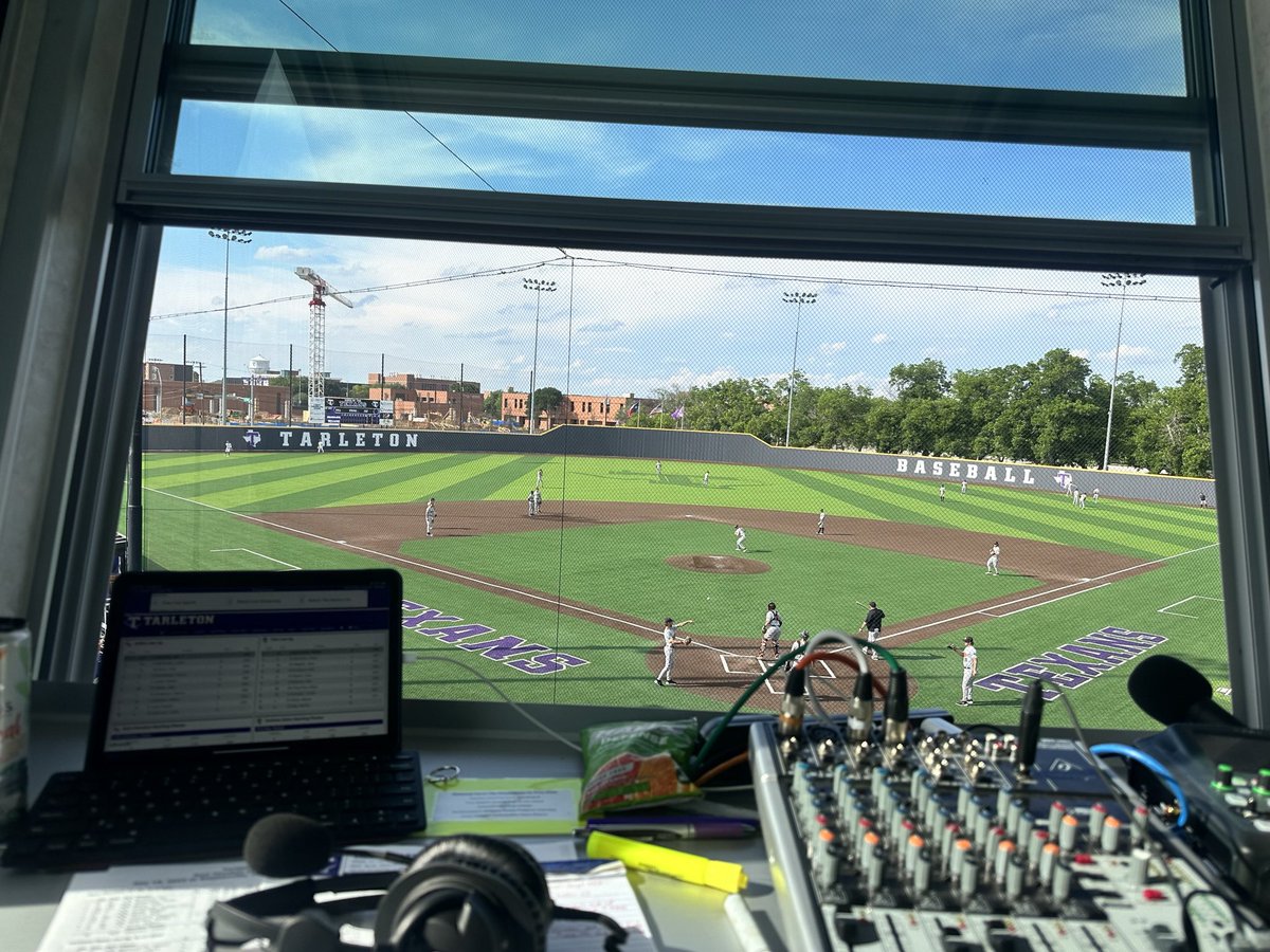 kcrewspxp's tweet photo. Final broadcast of ‘22-23 athletic year coming at the top of the hour as @TarletonBase hosts @BearkatsBSB. 5:45 air time on @KTRLradio, 6 PM on ESPN+ #texannation #bleedpurple #WACBaseball #WACSports https://t.co/ffjFQhTVtD