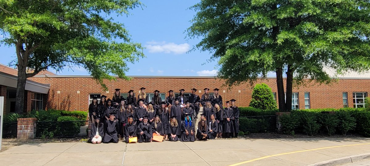 The Powhatan High Class of 2023 walked the halls of Pocahontas Elementary one last time this afternoon... congratulations 🎊 we are so excited to see what the future holds for all of our graduates!  <a href="/PowhatanSchools/">Powhatan County Public Schools</a> <a href="/PowhatanHS/">Powhatan High School</a>