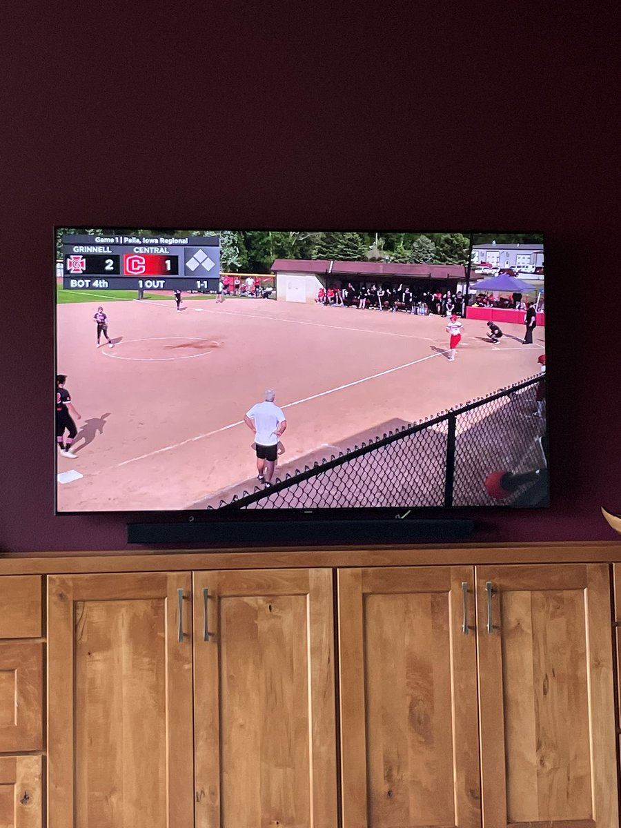 BagbyS's tweet photo. Sounding great, Kara and @VoiceoftheDutch! Go Dutch. 🥎♥️ https://t.co/JN0yQqRqwx
