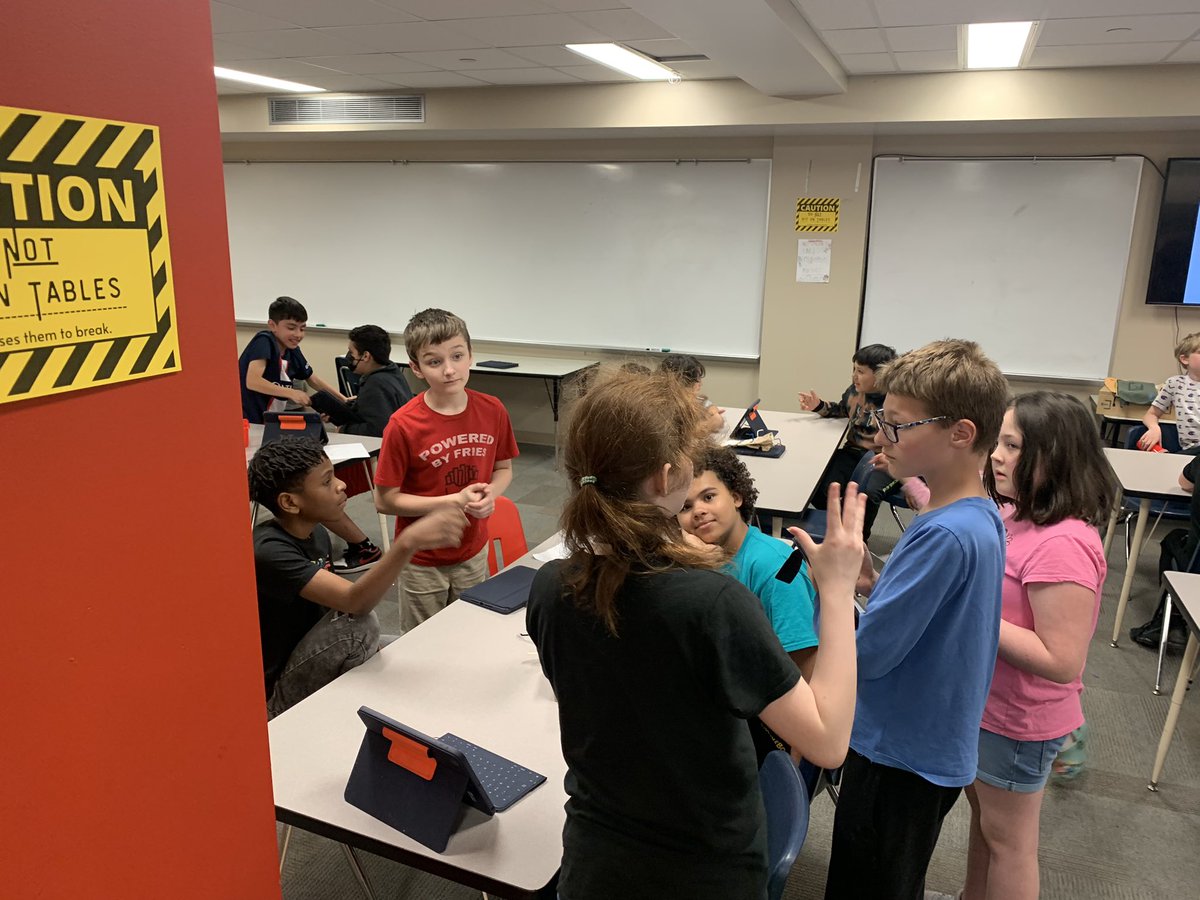 MrKerkhoff_BCS's tweet photo. These Broncos recently had the opportunity to “sell” their ultimate survival backpacks, spotlighting their newly invented tool for the backpacks. #SignOfTheBeaver https://t.co/tx4EgMvv5A