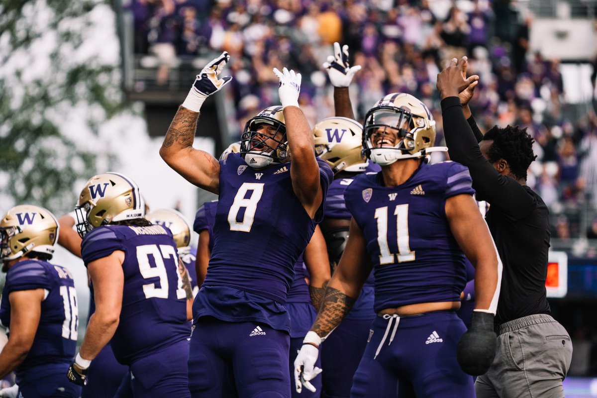 UW_Football's tweet photo. Dawg D back & ready for more 🍽️ https://t.co/UUahvBzSiY