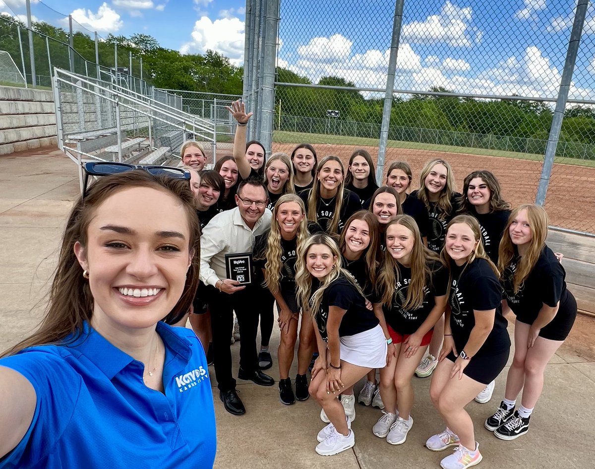 Tigers are your KCTV5 TEAM OF THE WEEK! 🥎 Thanks to everyone that voted! So proud of this team! #AllOutAllTheTime #Teamoftheweek