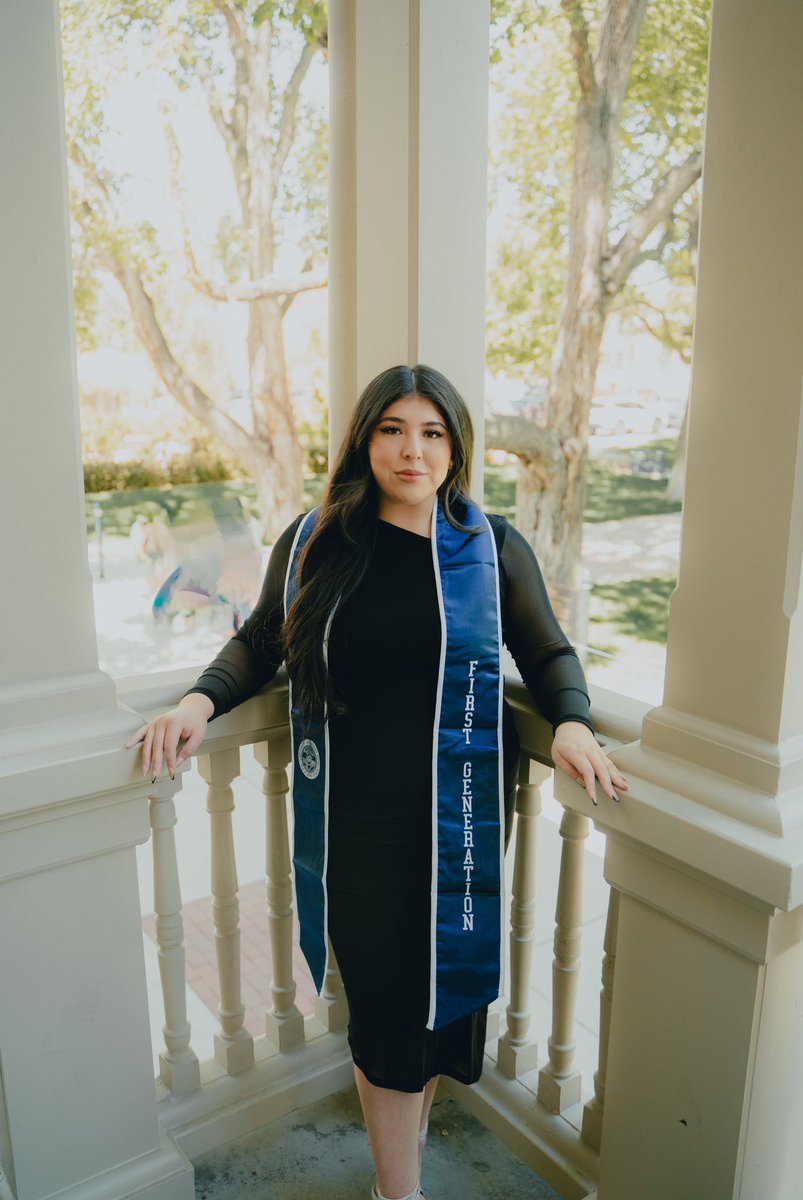 monicv_flores's tweet photo. Life Update: she graduated 👩🏻‍🎓🍾 https://t.co/XP4DWXH2GI