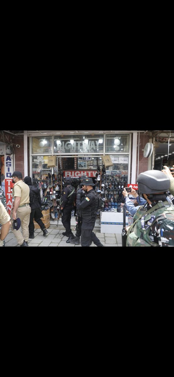 nadiaWazir1's tweet image. Where there is black cat commandos,Marcos there is no need of further security,all set ready for #G20Kashmir , welcome a good and prosperous period for kashmiris devlopment.
#464646
#NSGCommandos 
#G20Kashmir 
#MARCOS 
@VarmulK 
@awazebaramulla 
@ChinarcorpsIA