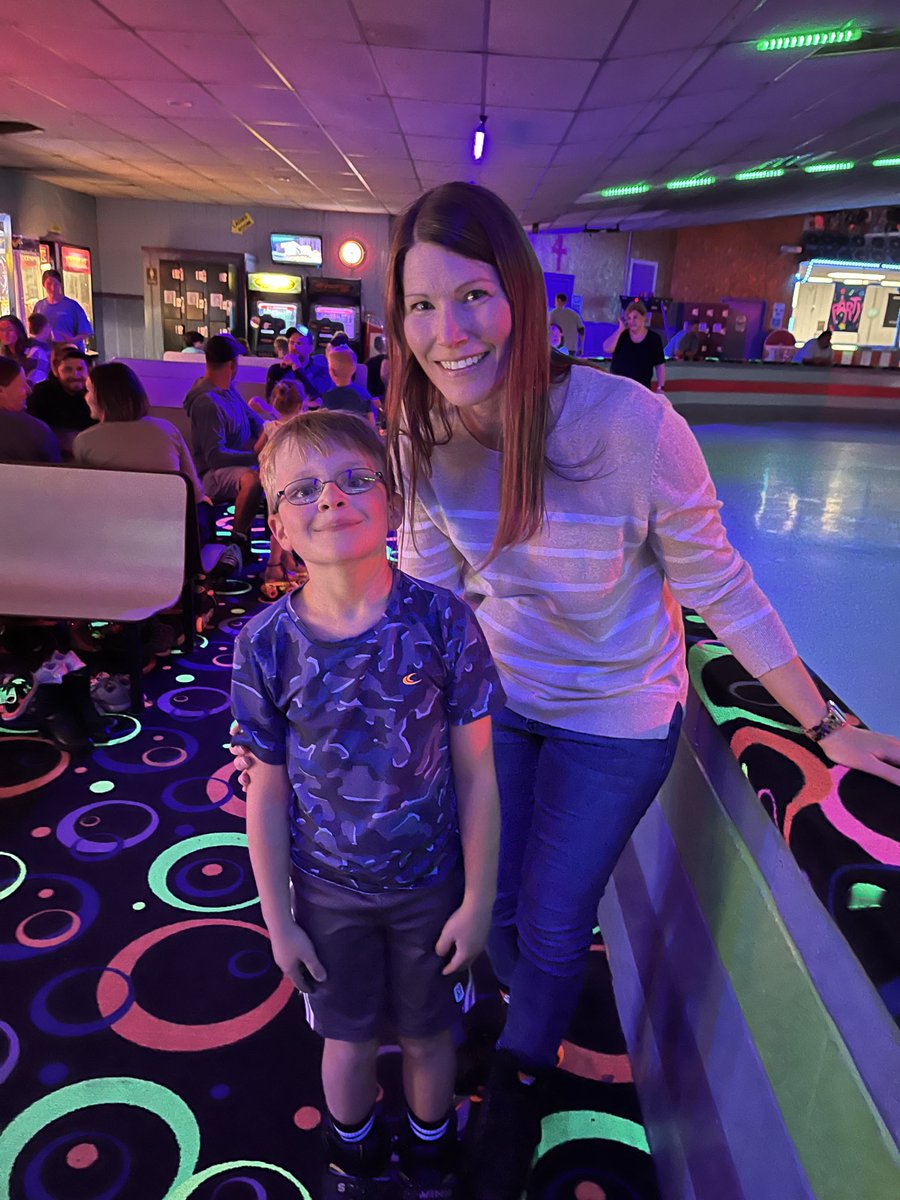 AdamstownSchool's tweet photo. Elementary PTO Skate Night! https://t.co/kesaKwqw1D