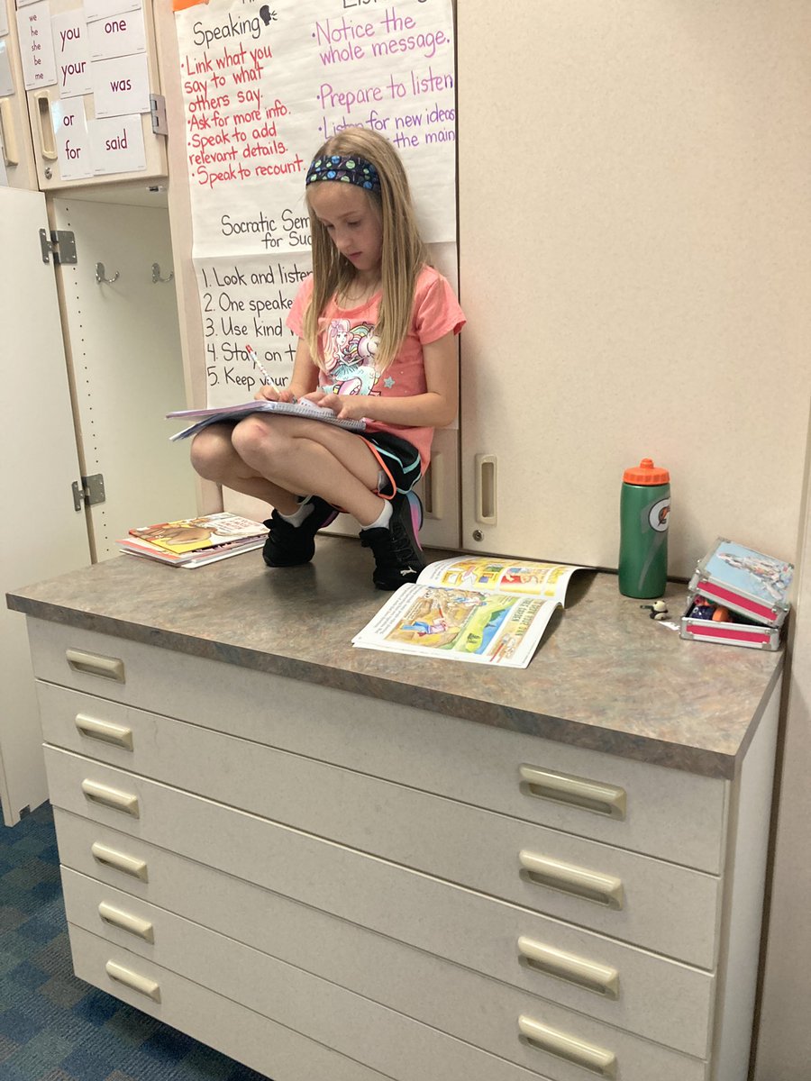 mrsphillippo's tweet photo. Why make kids sit in desks when they work so beautifully wherever they are comfortable?! π€© #NPpride #SLPPantherProud https://t.co/lOMiNuKumT