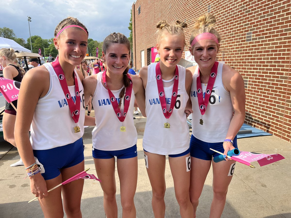 4-800 state champions for the third year in a row.