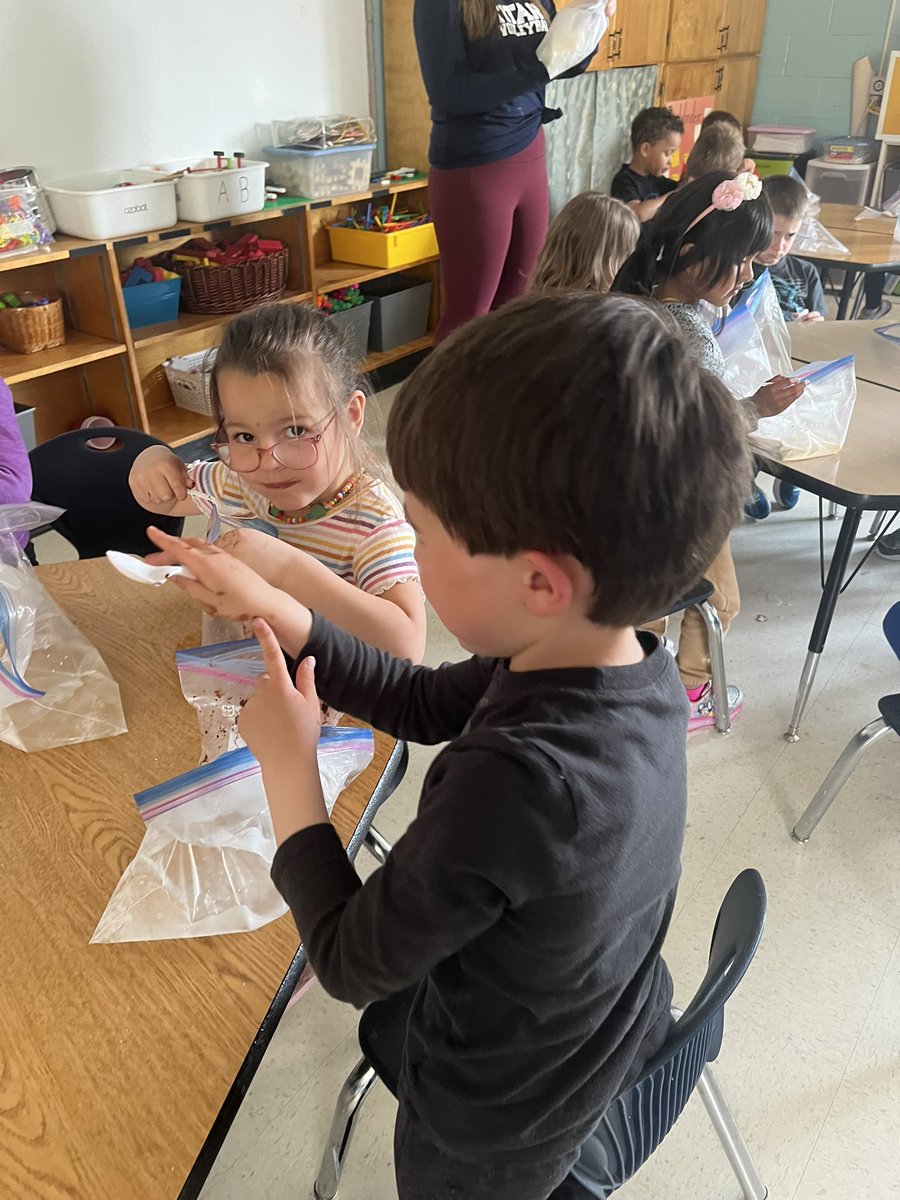 This afternoon in Kinderland we made ice cream!! The kids had such a blast! #togetherisbetter #Kinderland #funandmessy
