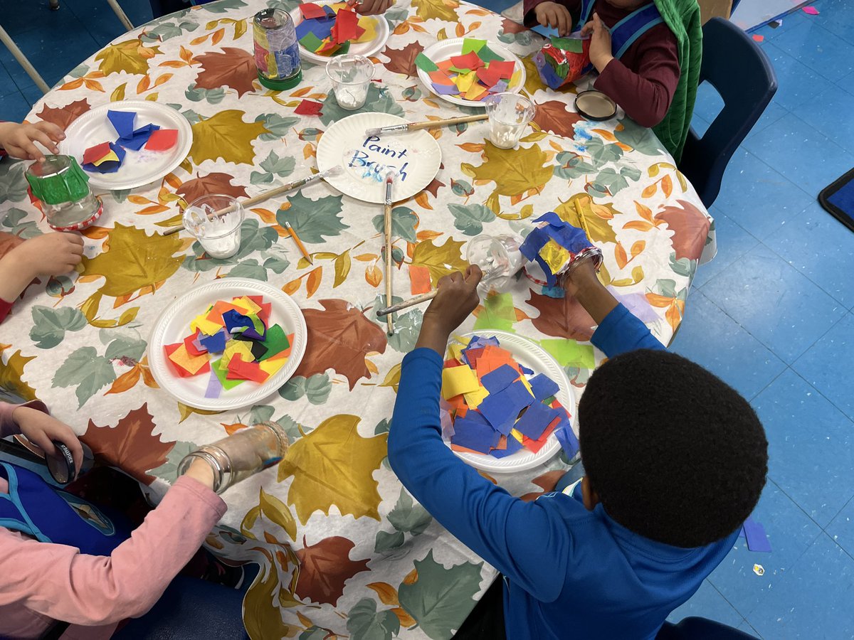 JantziLaurie's tweet photo. DAS @SchoolTdsb celebrated Arts Alive today! All students had a chance to create! It was a HUGE success! Thank you for the many parent, staff and community volunteer artists who made this full day of art experience possible! Thanks to students for your great work! Loved it all!! https://t.co/U1PtwAkERs