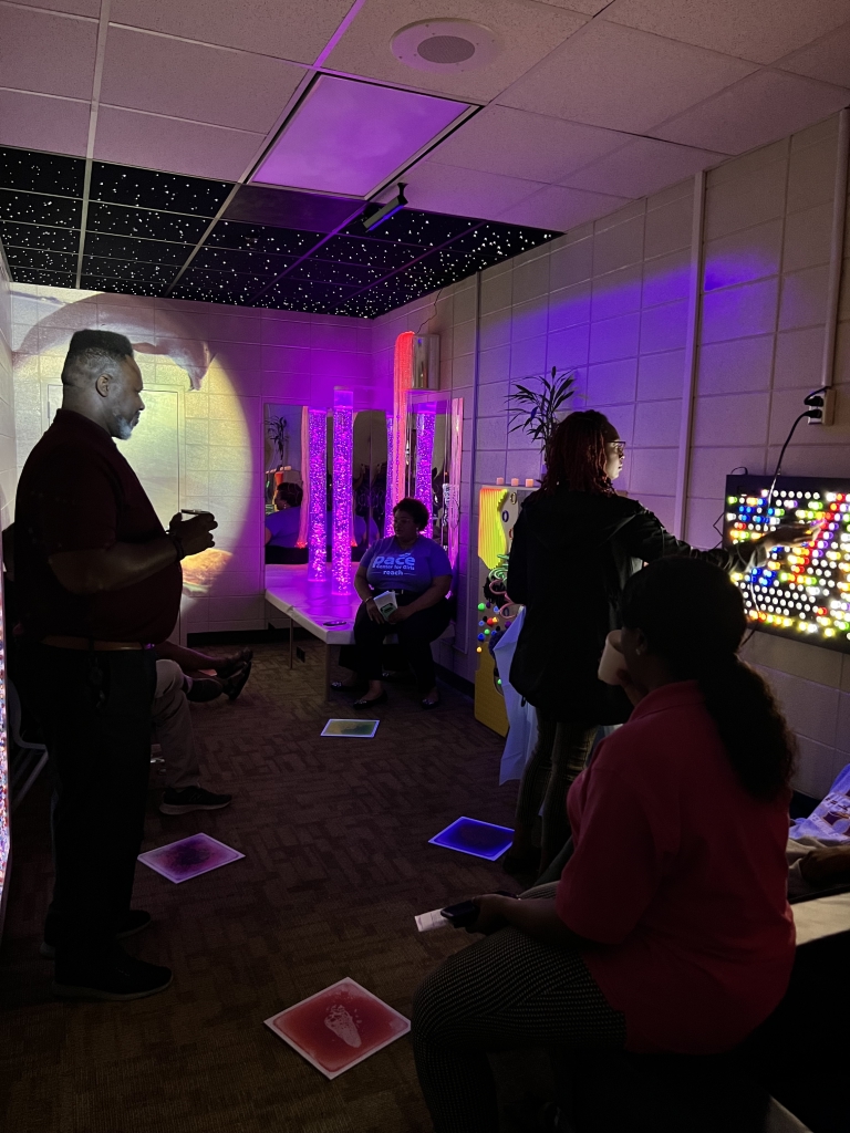 WHS_Seminoles's tweet photo. Therapy Thursday for Mental Health Awareness Week >> counselors provided soothing herbal teas and a calming sensory environment to help Seminole Staff enjoy a moment to relax, relate, and release!
#BibbVIP #Built4Bibb #TeachersMentalHealthMatters #MentalHealthAwareness https://t.co/4GffQxItSk