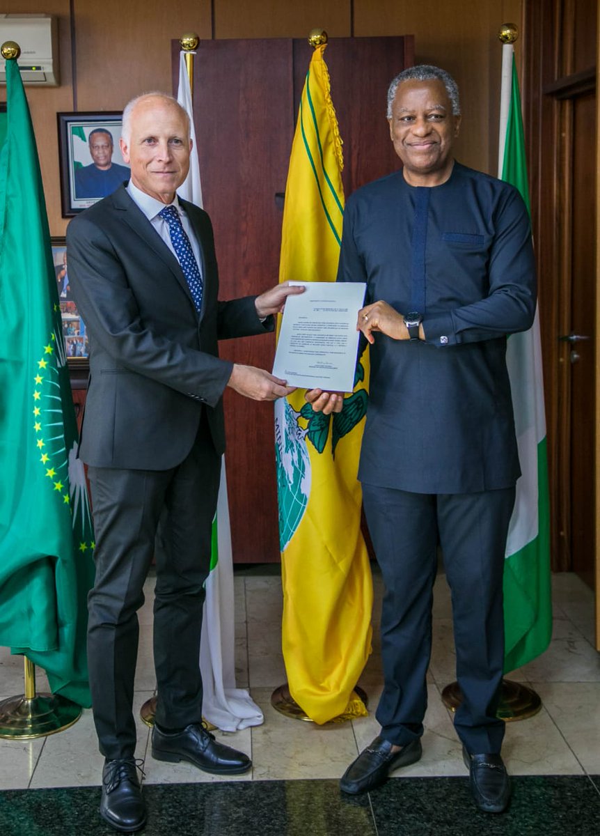 Geoffrey Onyeama (@geoffreyonyeama) on Twitter photo Later, I received a Letter of Commission from Mr. Paulo Santos, Charge D'Affaires En Titre of Portugal to Nigeria. <a href="/NGRPresident/">Presidency Nigeria</a> <a href="/NigeriaGov/">Government of Nigeria</a> Later, I received a Letter of Commission from Mr. Paulo Santos, Charge D'Affaires En Titre of Portugal to Nigeria. <a href="/NGRPresident/">Presidency Nigeria</a> <a href="/NigeriaGov/">Government of Nigeria</a>