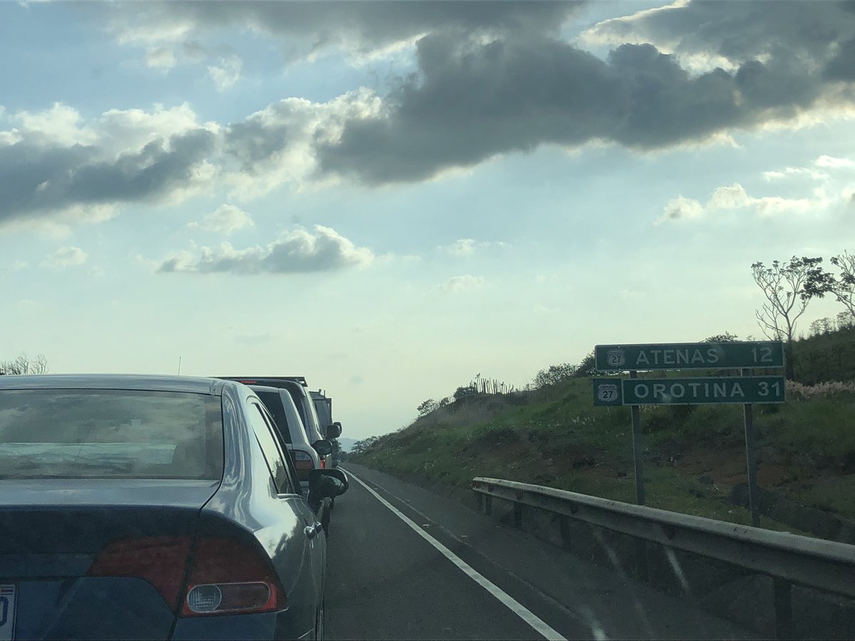 websoundcr's tweet photo. Accidente en ruta 27, cerca del CAR de LDA. Son 2 accidentes independientes, no tienen ninguna relación. Pura coincidencia, buscar rutas alternas.
#transitocr #traficocr https://t.co/IeVY10CFwc