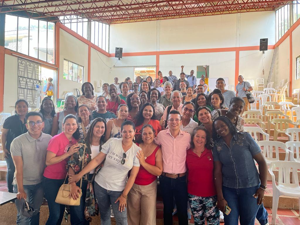 luijmibermudez's tweet image. Hoy desde Buenos Aires Cauca, apoyando los proyectos de Educación Integral en Sexualidad como una forma de contribuir a la paz en los territorios. Me voy orgulloso de mis colegas caucanos. #EmpoderArtePorLaPaz @FundacionPlan @foronacionalcol @Otra_Escuela