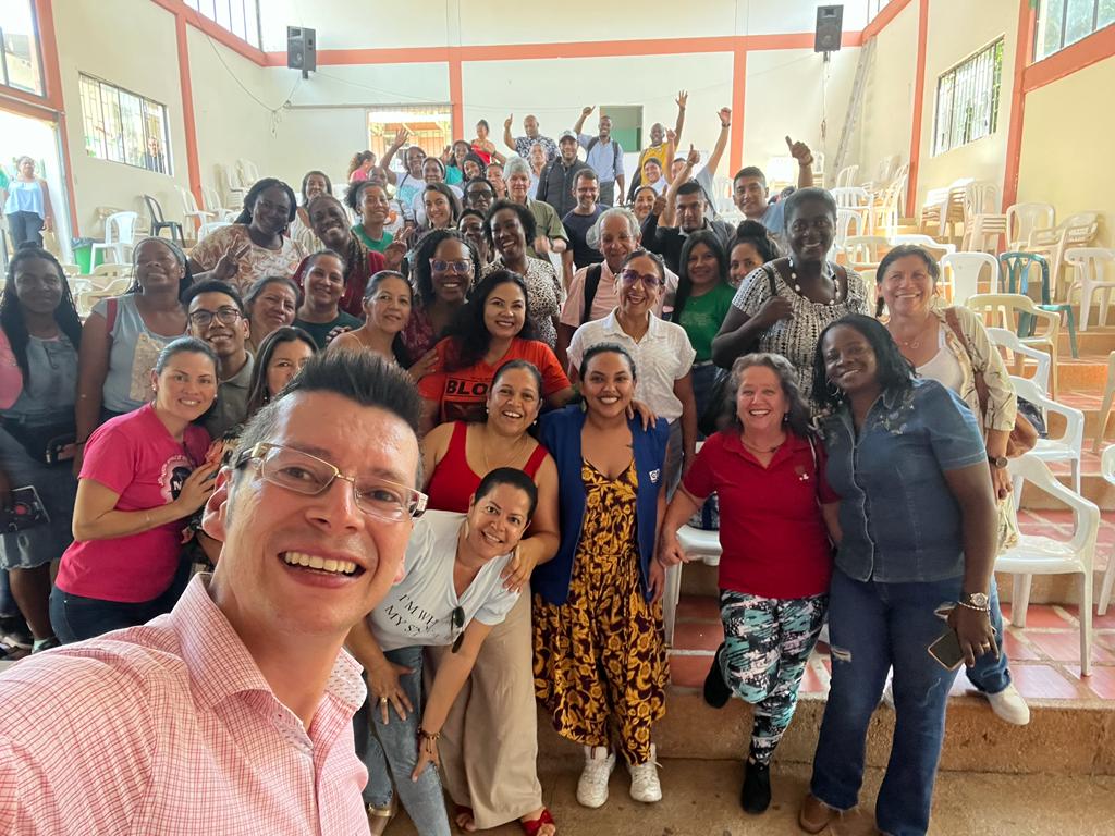 luijmibermudez's tweet image. Hoy desde Buenos Aires Cauca, apoyando los proyectos de Educación Integral en Sexualidad como una forma de contribuir a la paz en los territorios. Me voy orgulloso de mis colegas caucanos. #EmpoderArtePorLaPaz @FundacionPlan @foronacionalcol @Otra_Escuela