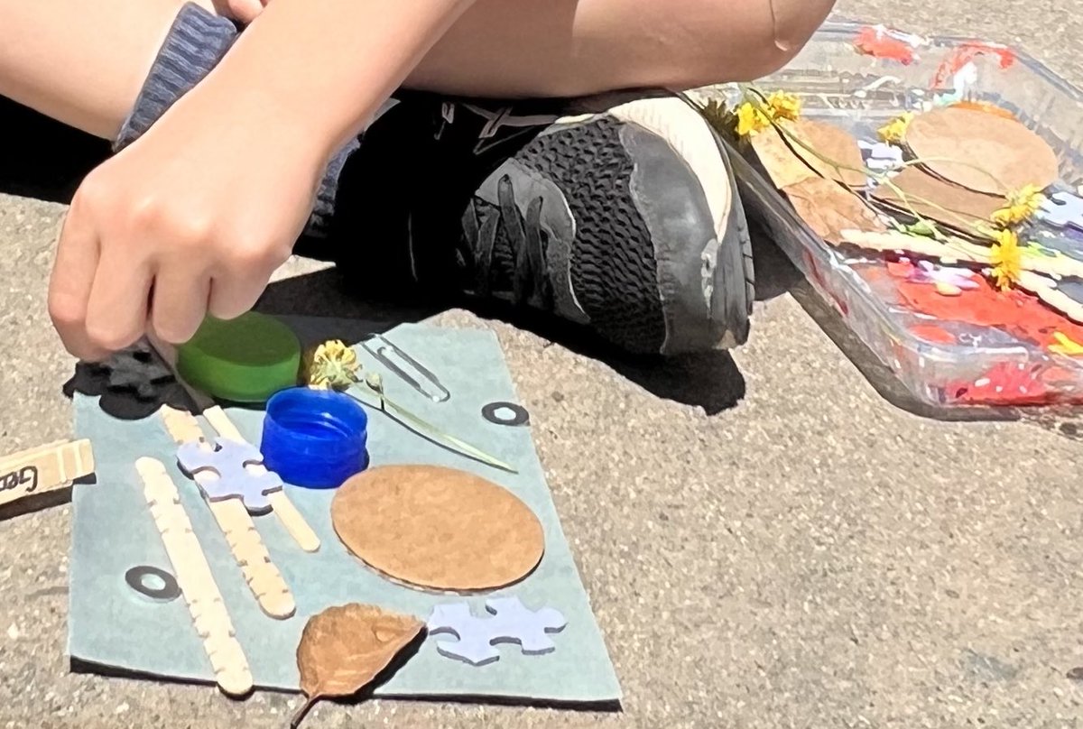 cre8thethings's tweet image. First graders continue to tinker with light- this time, Cyanotype Paper! Making sun prints on a beautiful sunny day was a nice change. #innovation #youngmakers #makeallthethings #maker #create #light #getoutside #createallthethings #firstgrade #makerspace @WoodlandPK8