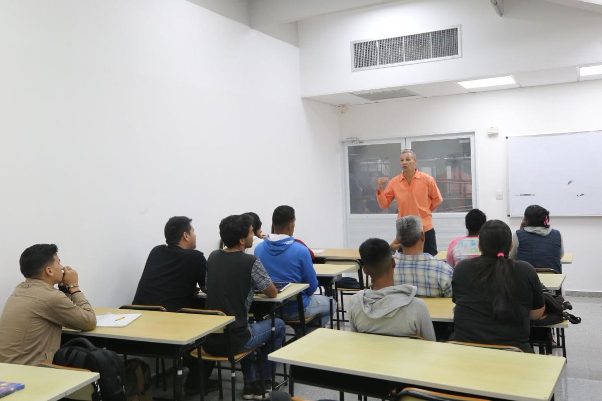 minenergia_ve's tweet photo. #EsNoticia || La #UNEXEE está orientada al desarrollo de soluciones innovadoras y a la socialización del conocimiento, por lo que coadyuvará a la estabilidad y confiabilidad del SEN @NicolasMaduro @NestorLReverol 

#CooperaciónYSolidaridad https://t.co/S77xl2DYm8