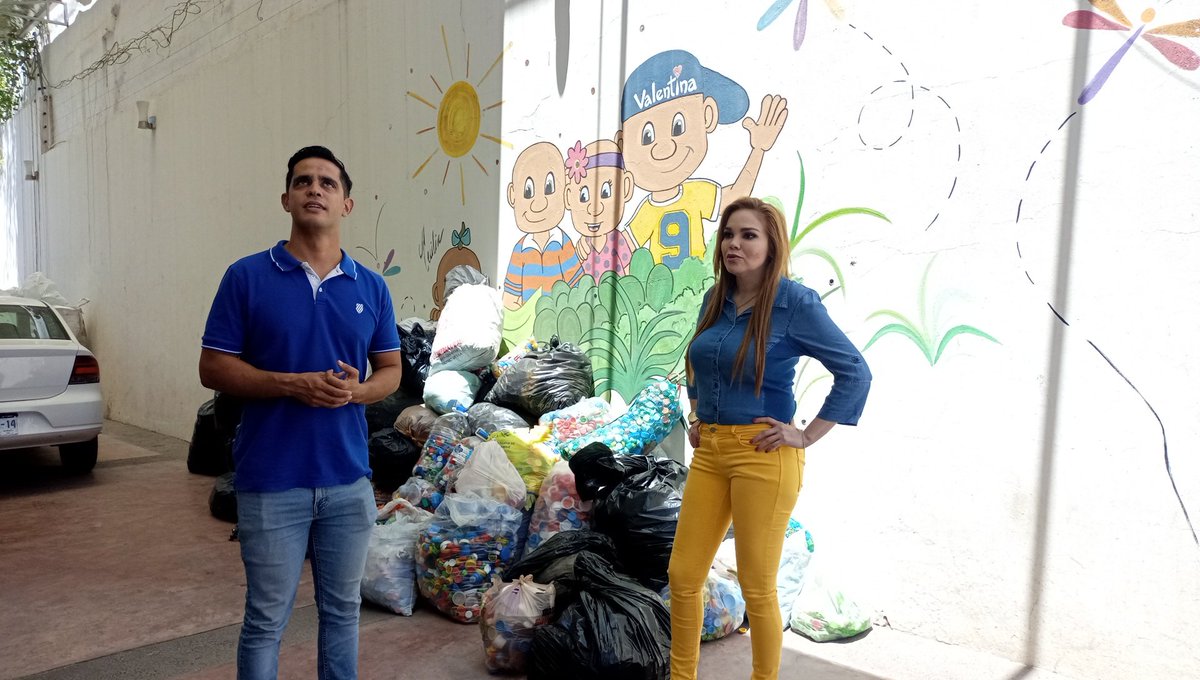 popular_centro's tweet photo. 💚🌍 Únete a la entrega de tapitas para los niños con cáncer en esta semana del #ReciclajeMundial. Casa Valentina necesita tu ayuda para brindar esperanza a los pequeños guerreros. 🎗️💫
Recicla tus tapitas y ayúdanos a crear un impacto positivo en sus vidas.💚💪
#CáncerInfantil https://t.co/ykHdaCHoEV