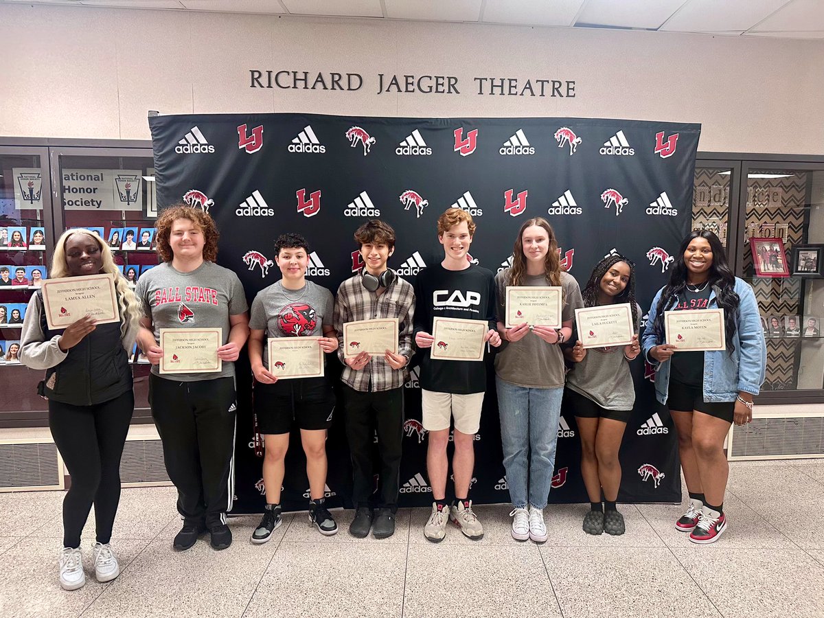 jeff_principal's tweet photo. Bronchos headed to Funcie! @BallState #chirpchirp #seniorsigning β€οΈπ€ https://t.co/702uxrr2NL