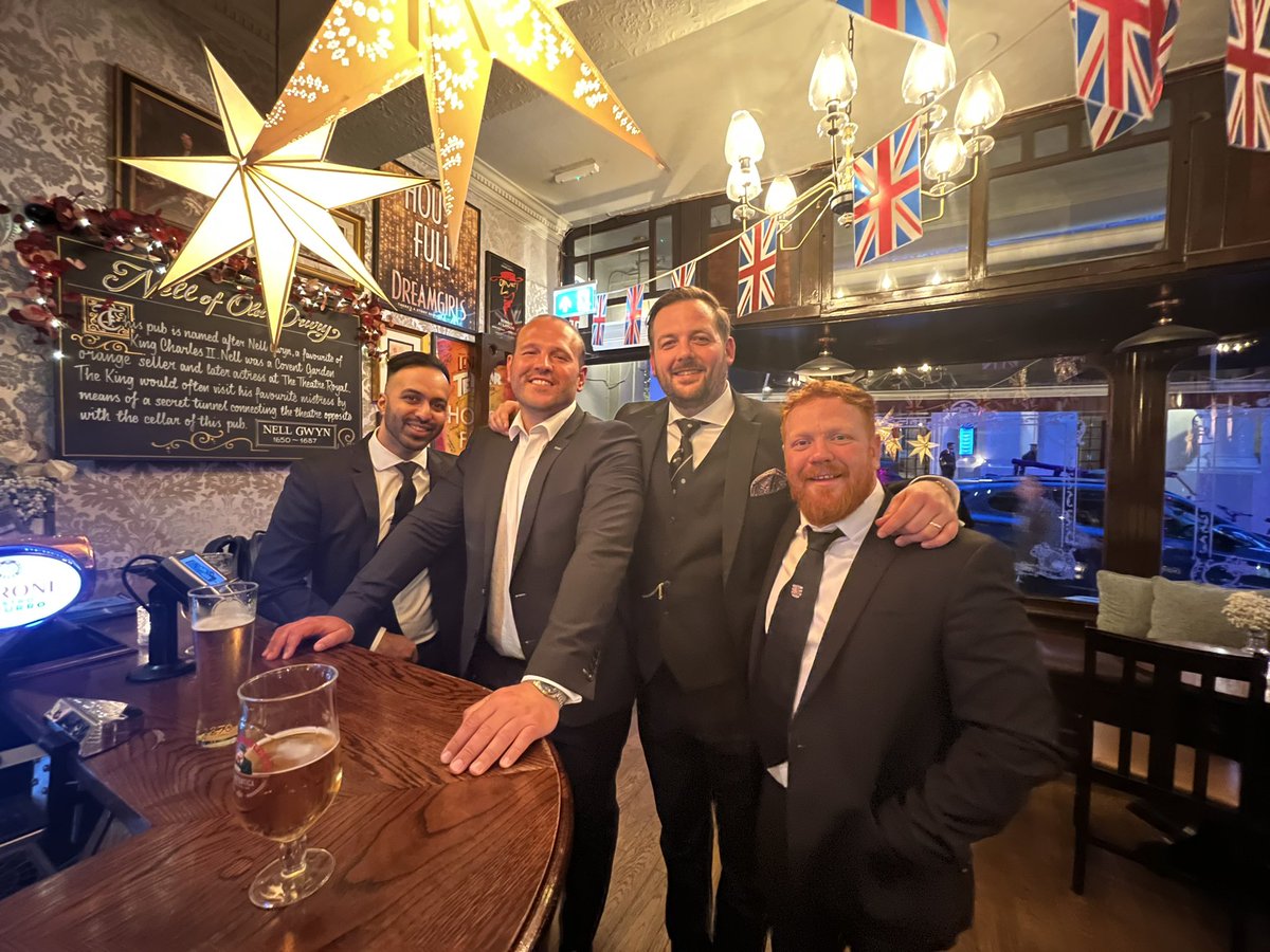 NewbsAlex's tweet photo. Proud day, I’m master elect…. I wish dad was here to see it https://t.co/2Fq2T3lxb1