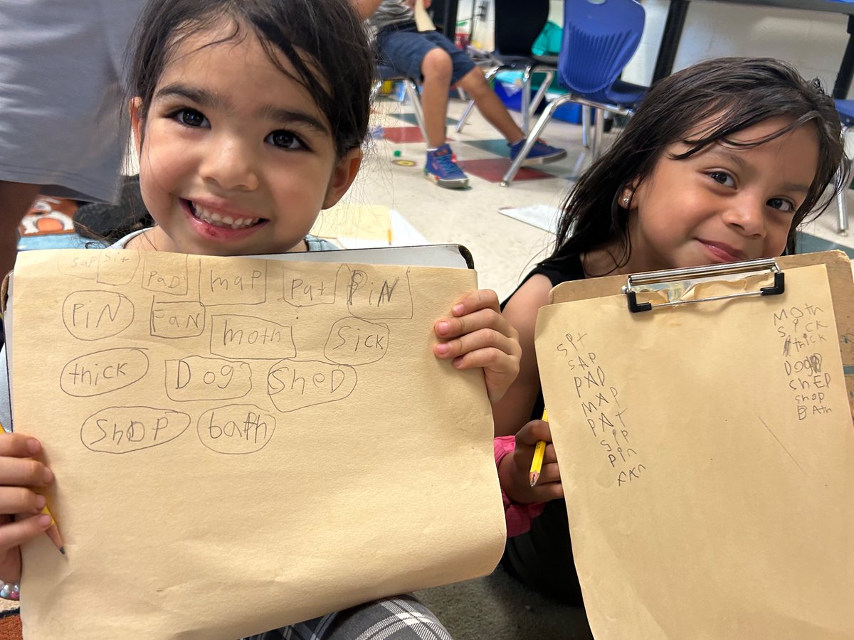 allygal513's tweet photo. We’ve been working hard during our countdown to summer!  Necklace making for N day. Outdoor lunch for O day. Lollipops for L and check out these little spellers! https://t.co/J3UsJsCrGK