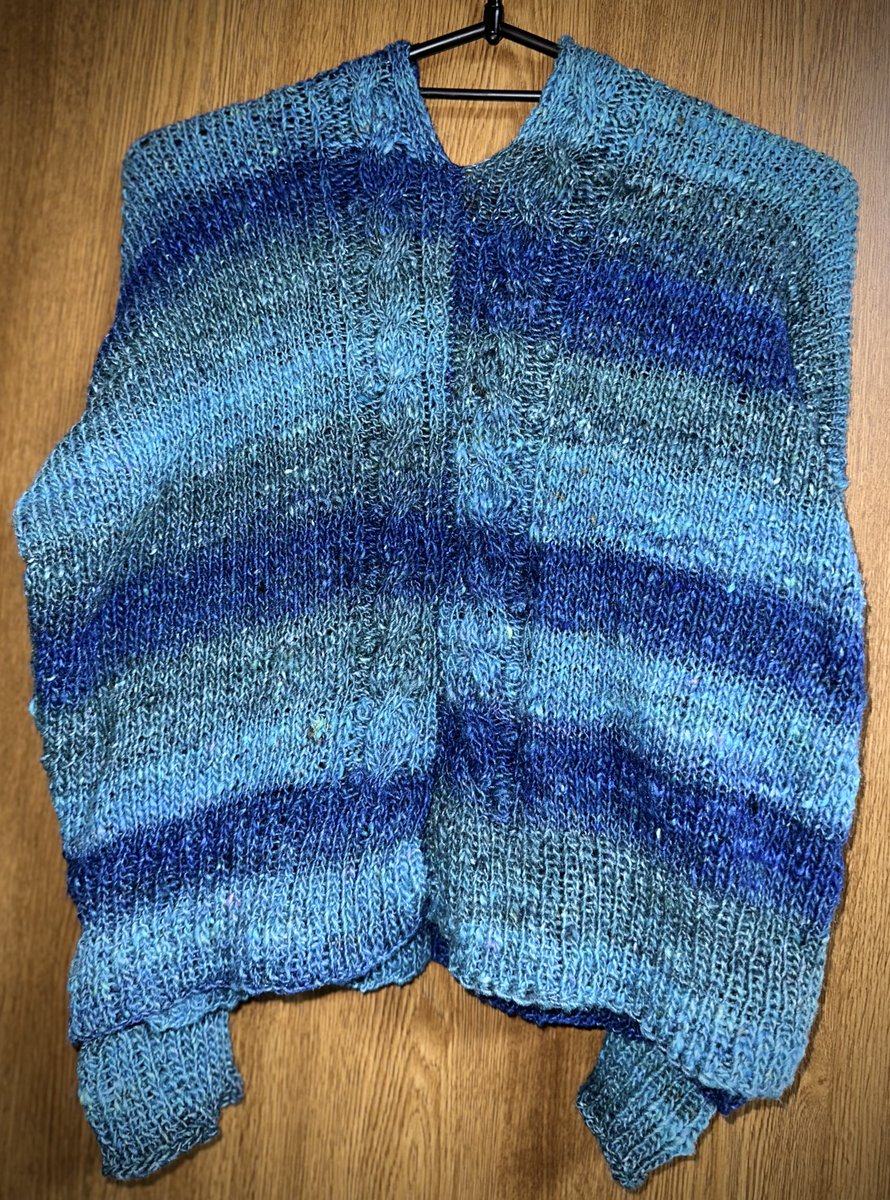 完成しました！
野呂英作さんのあづみ。本当に素敵な色。
#野呂英作あづみ　#knitting   #編み物