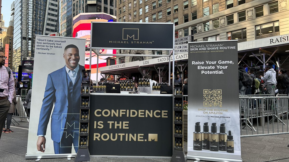 I walked out of @GMA this morning to this, LOL!!! Good work by team @mstrahanbrand for setting up our skin and shave pop-up shop in Times Square!!! Pretty cool!! @SMAC 👊🏾💪🏾👊🏾💪🏾