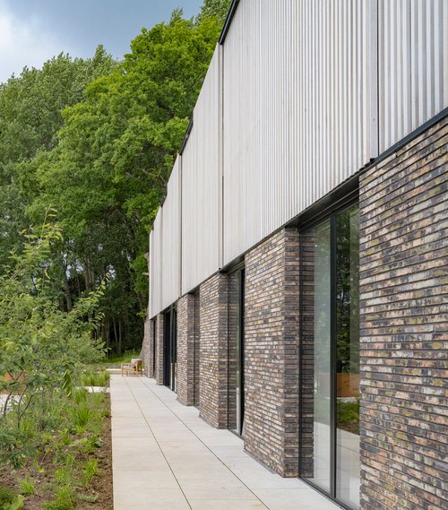 Waterfield House, in an Area of Outstanding Natural Beauty, turns the country house on its head in <a href="/phplusarch/">pH+ architects</a>’s carefully conceived and executed design to win a 2023 <a href="/RIBASouthEast/">RIBA South/South East</a> Award: ow.ly/Zp8X50OrpzI #RIBAawards