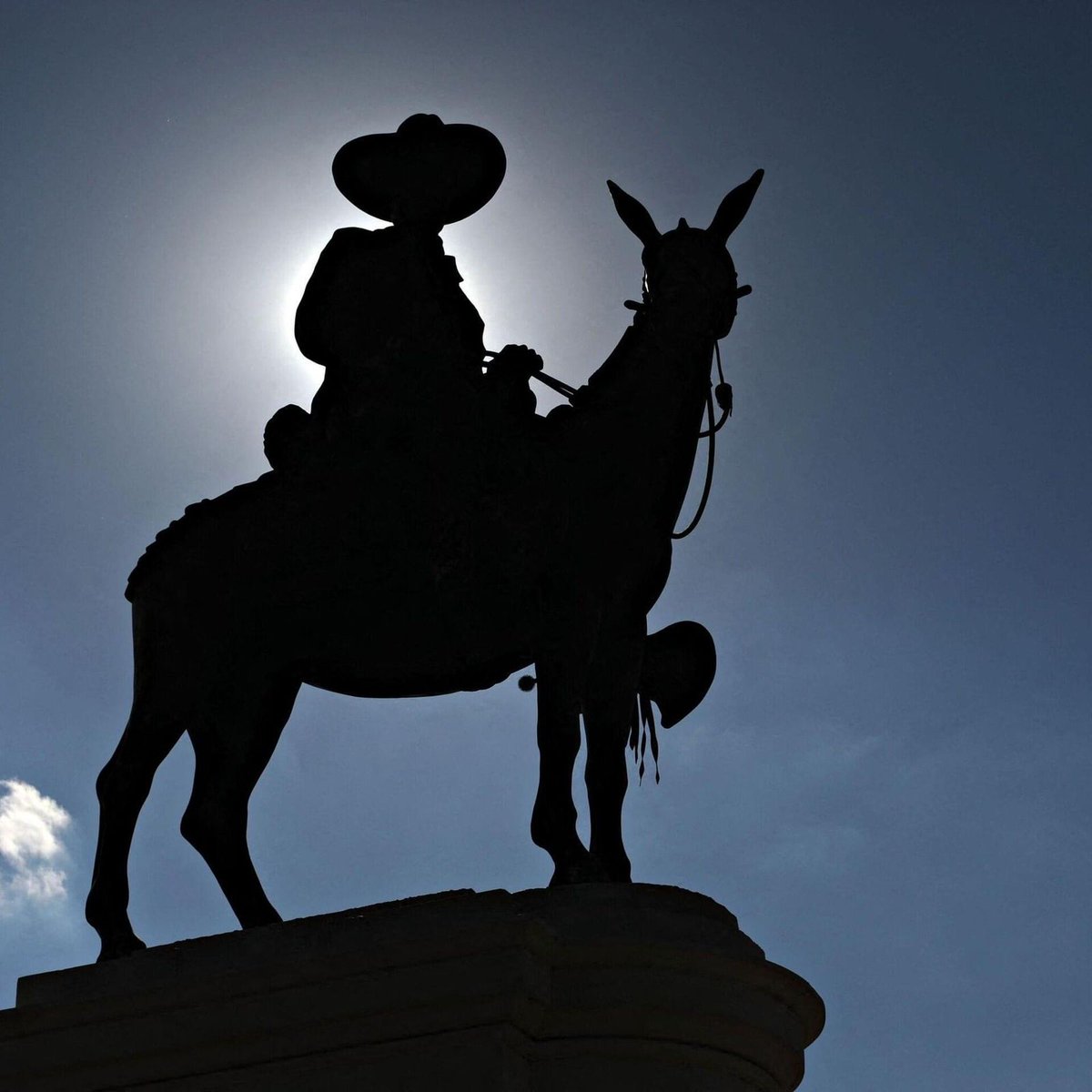 MifamManagua's tweet photo. #Managua│#DistritoTres
Ministerio de la Familia Distrito III, rinde homenaje al General Augusto C. Sandino en el 128 aniversario de su natalicio 🇳🇮✨.
#AmorALaFamilia #SandinoLuzYVerdad #MayoViveSandino https://t.co/Nmzo1I7NAb