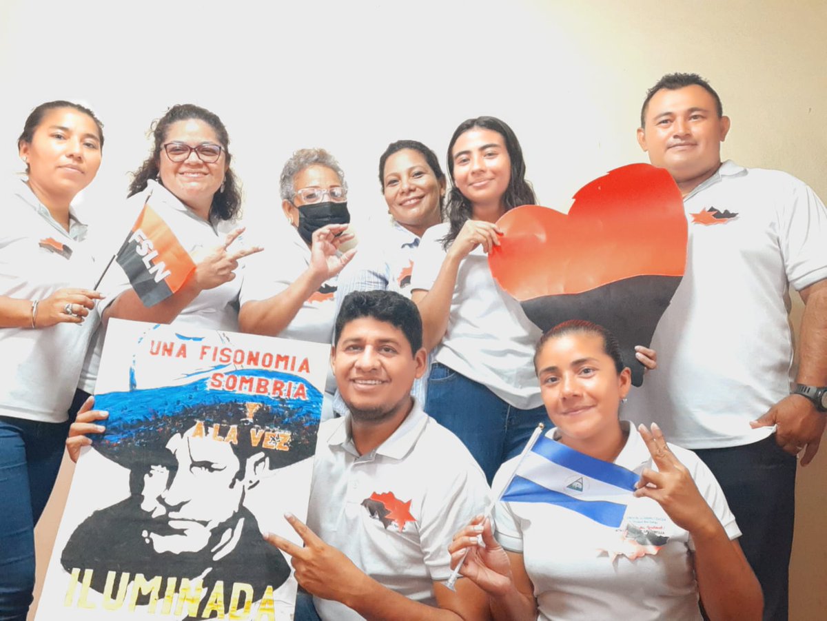 MifamManagua's tweet photo. #Managua│#DistritoTres
Ministerio de la Familia Distrito III, rinde homenaje al General Augusto C. Sandino en el 128 aniversario de su natalicio 🇳🇮✨.
#AmorALaFamilia #SandinoLuzYVerdad #MayoViveSandino https://t.co/Nmzo1I7NAb