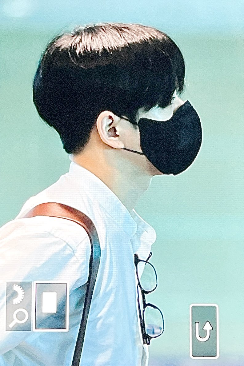nonstop0723's tweet photo. 230519 빠이
#트레저  #TREASURE  #윤재혁 #YOONJAEHYUK #ジェヒョク https://t.co/9inYvoBGu1