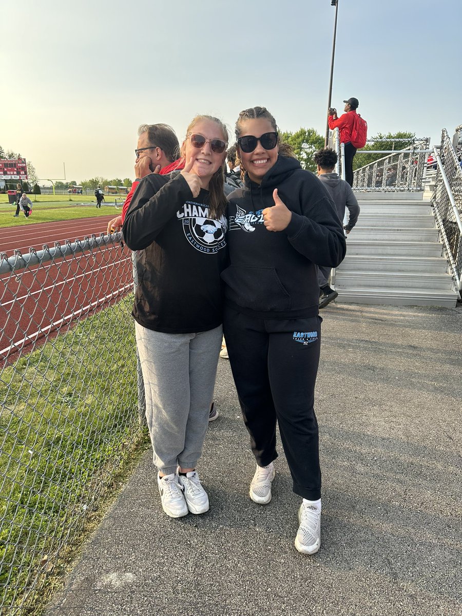 EHS_throwers's tweet photo. District champ for Olivia - advancing to Regionals. 9th place finish for the FRESHMAN Kennedy! https://t.co/uzEobinPTG